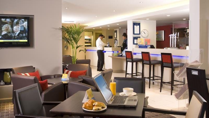 Holiday Inn Express Stoke-On-Trent By Ihg Exteriör bild