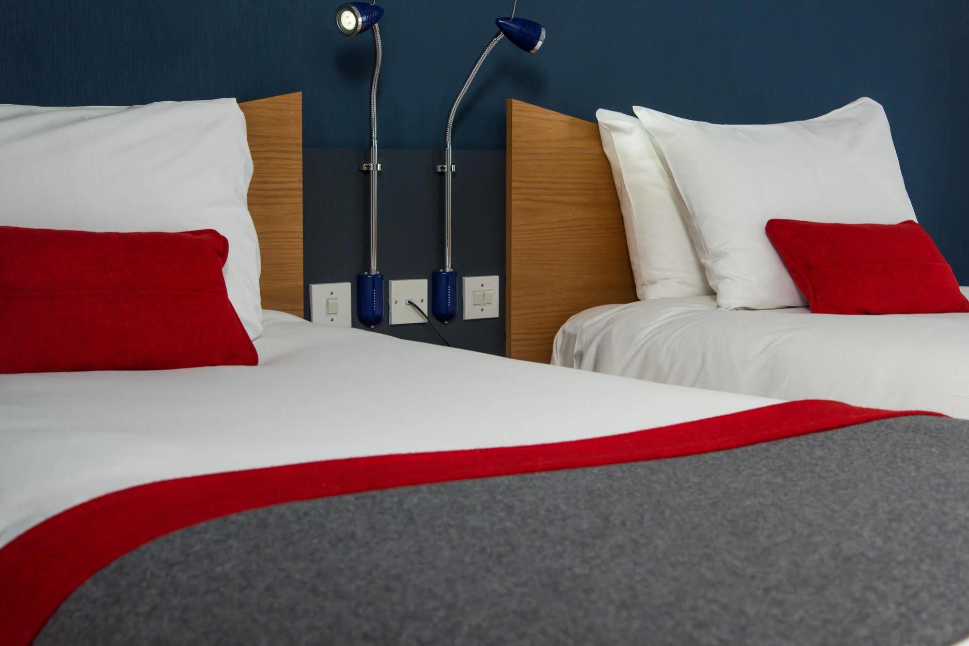 Holiday Inn Express Stoke-On-Trent By Ihg Exteriör bild
